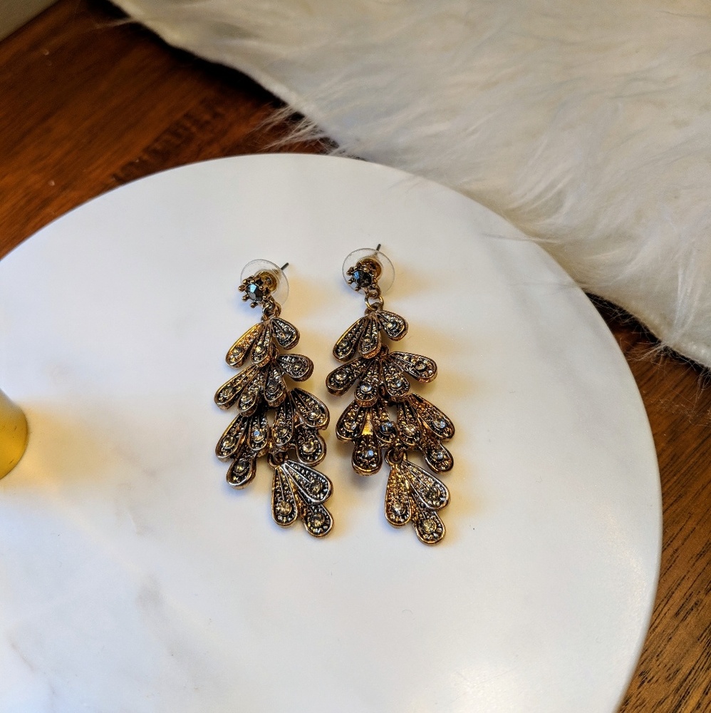NWOT! Festive gold / bronze chandelier earrings - Picture 4 of 4